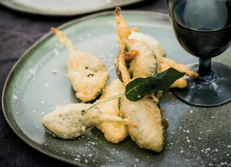 PREPARIAMO LE FOGLIE DI SALVIA FRITTE